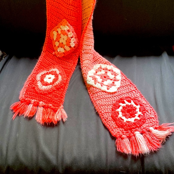 Hand knitted orange, scarf. Beautiful colors! - Picture 2 of 7